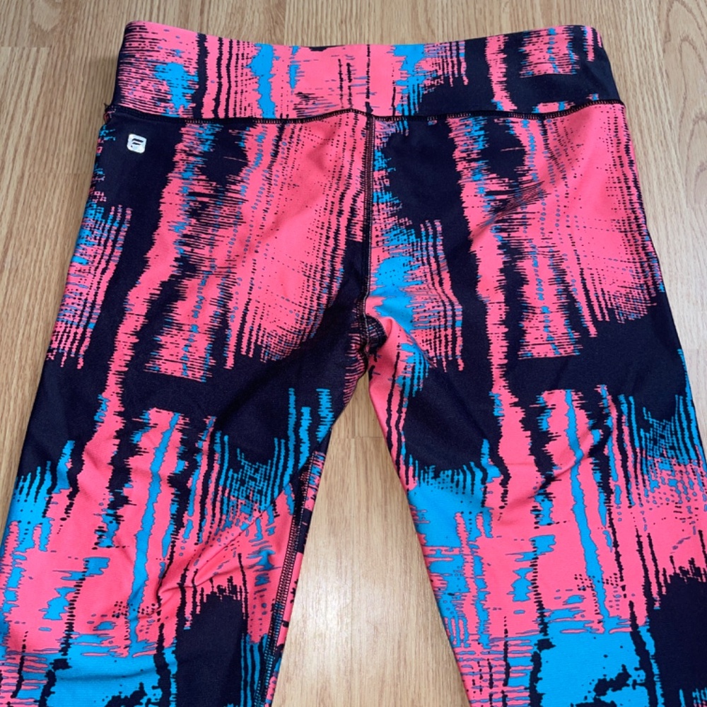Fabletics Salar Cropped / Knee Length Multicolor Leggings / Yoga Pants Size L - Picture 9 of 10